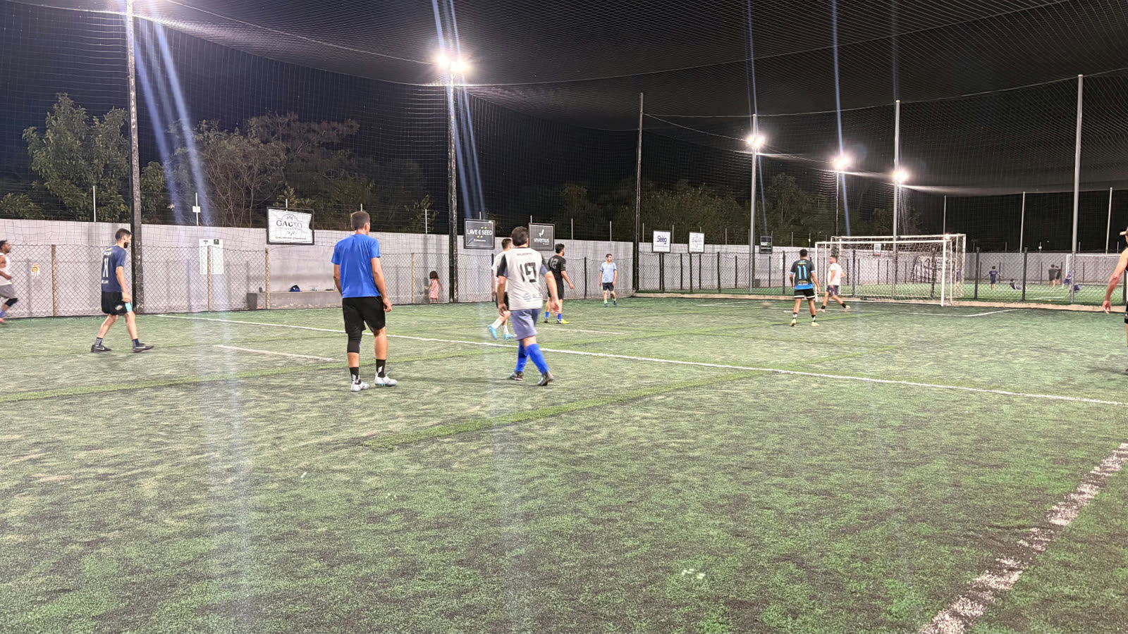 Galera jogando na Arena Cacerense