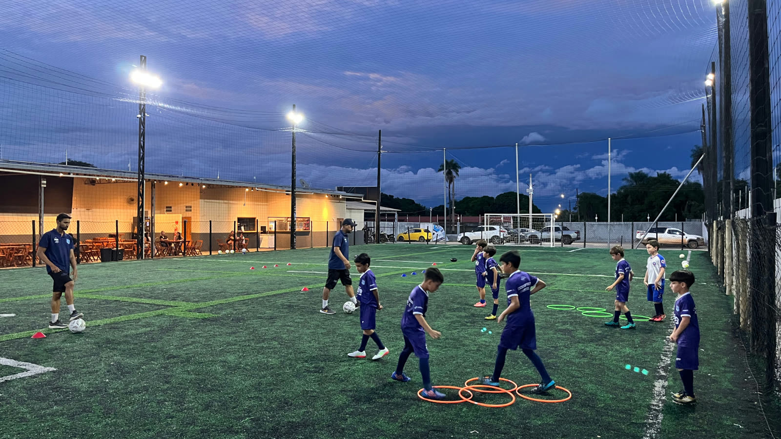 Treino da Escola de Futebol Cacerense EC